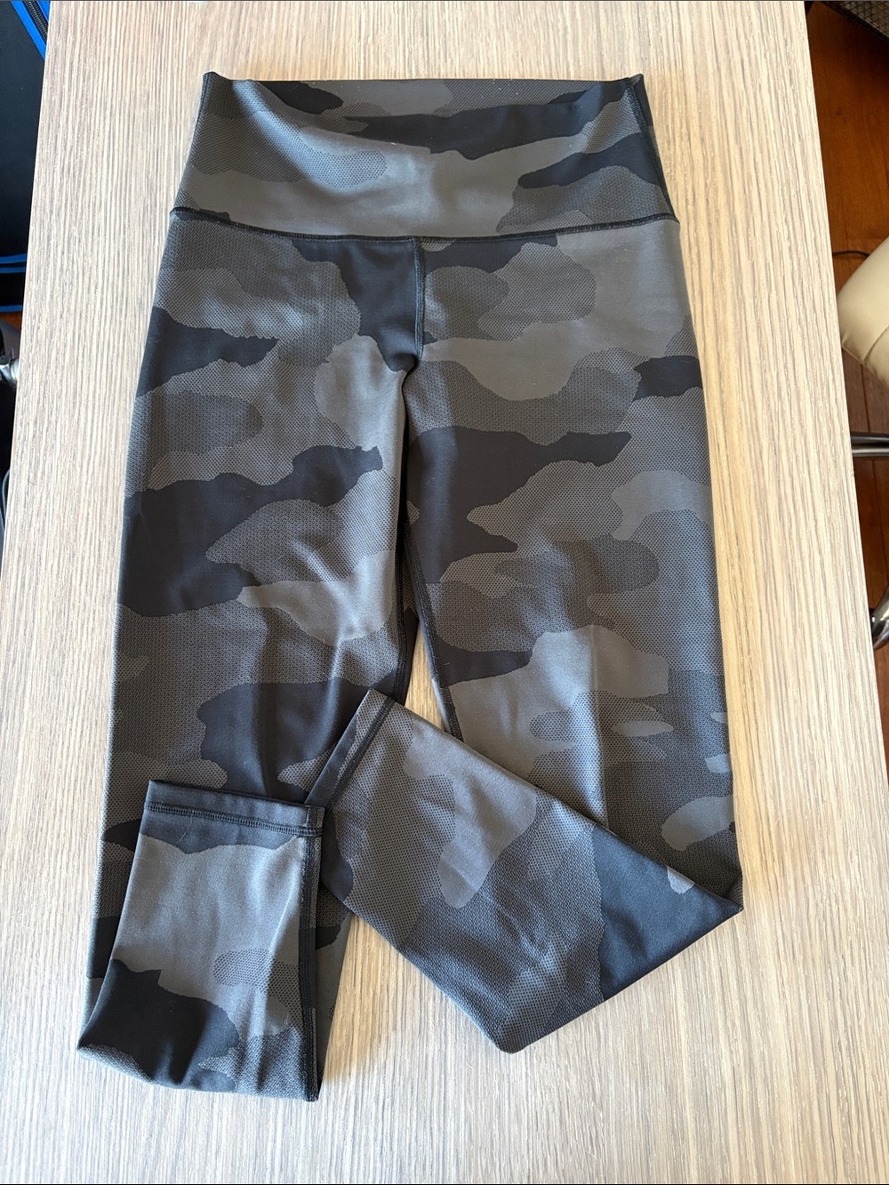 Aerie Chill Play Move Camo Leggings Gray Black Size Large